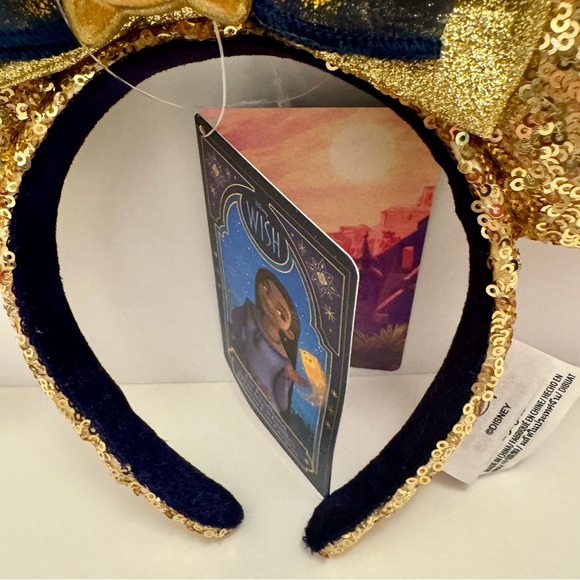 NWT. Disney Ear Headband - Minnie Mouse - Wish.
Wish sequined ear headband. - Picture 6 of 11